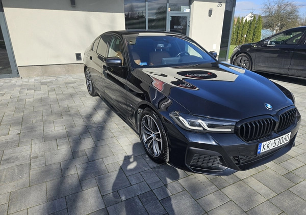 BMW Seria 5 cena 194900 przebieg: 110000, rok produkcji 2021 z Kraków małe 211